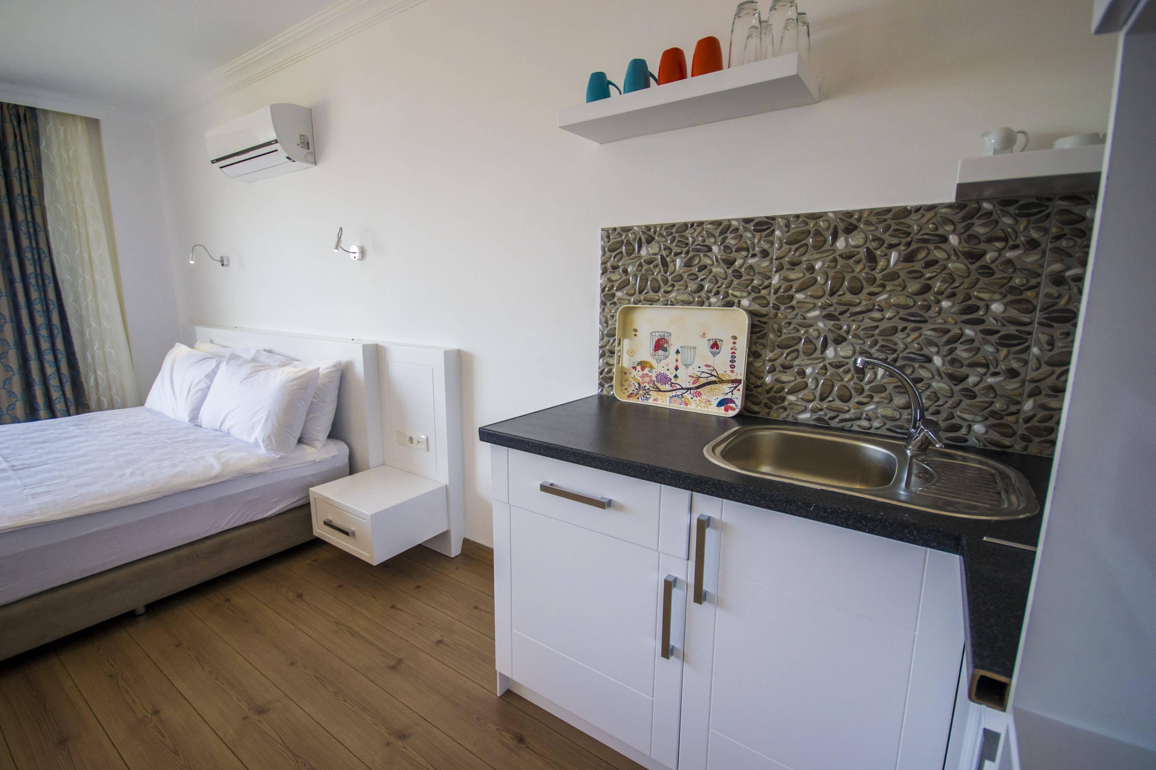 Kelebek Studio Apartments Kalkan Exterior foto